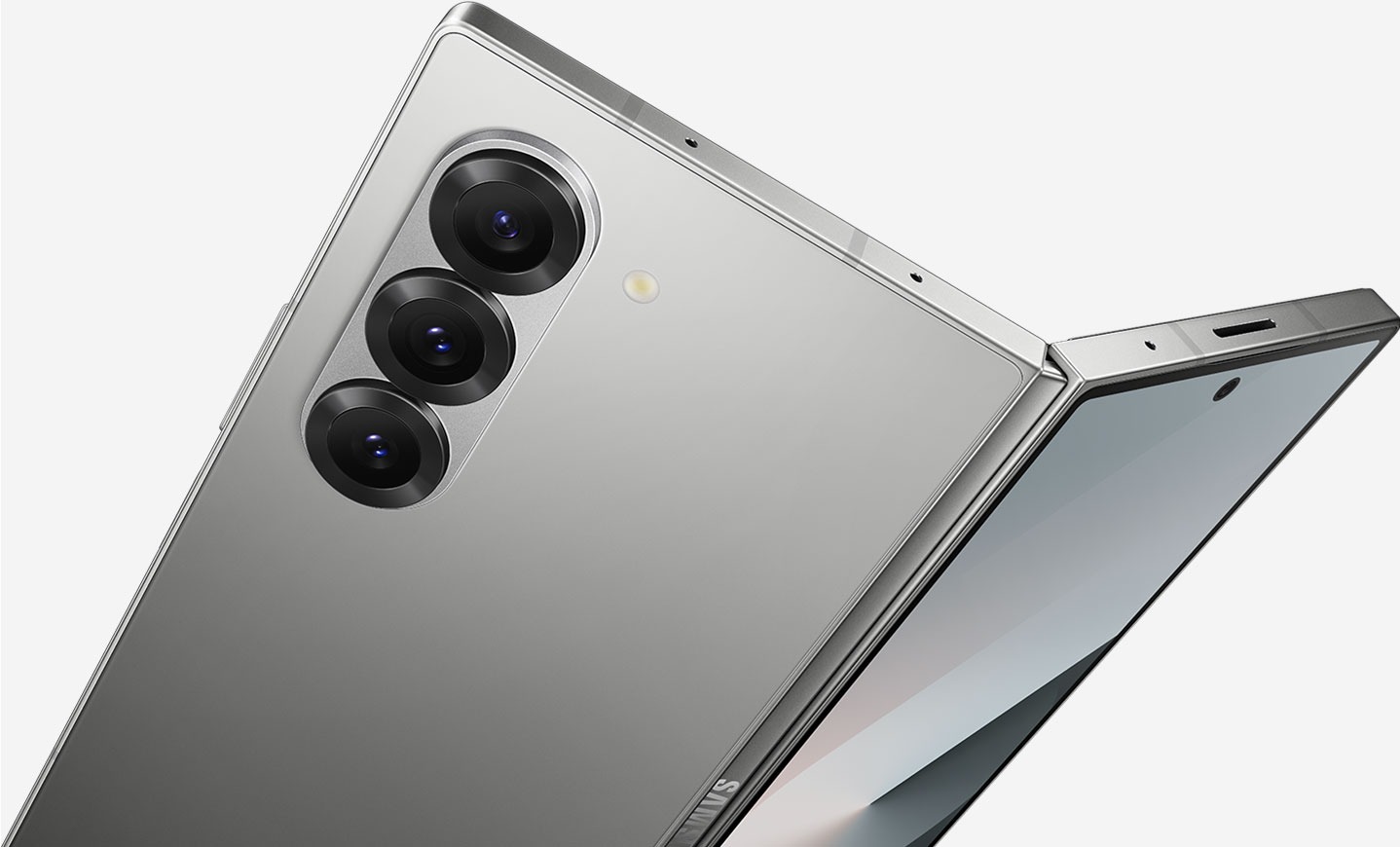 Samsung Galaxy Z Fold6 Review – Real Innovation or Just Hype?